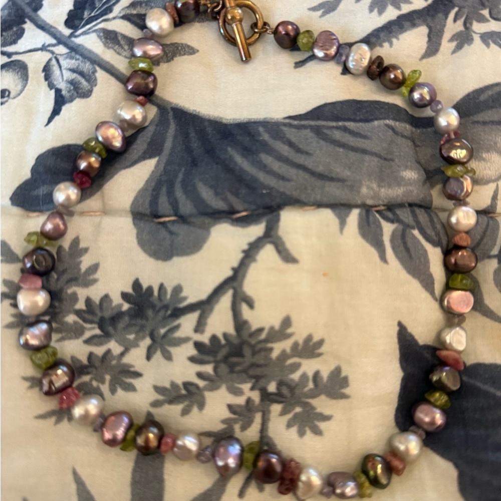 Elegant Multicolor Pearl Necklace